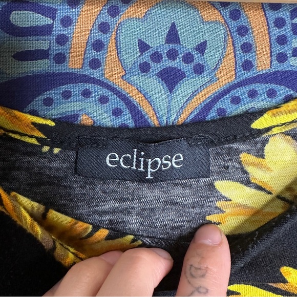 🦋5/20$🦋 sunflower crop top - Picture 4 of 6